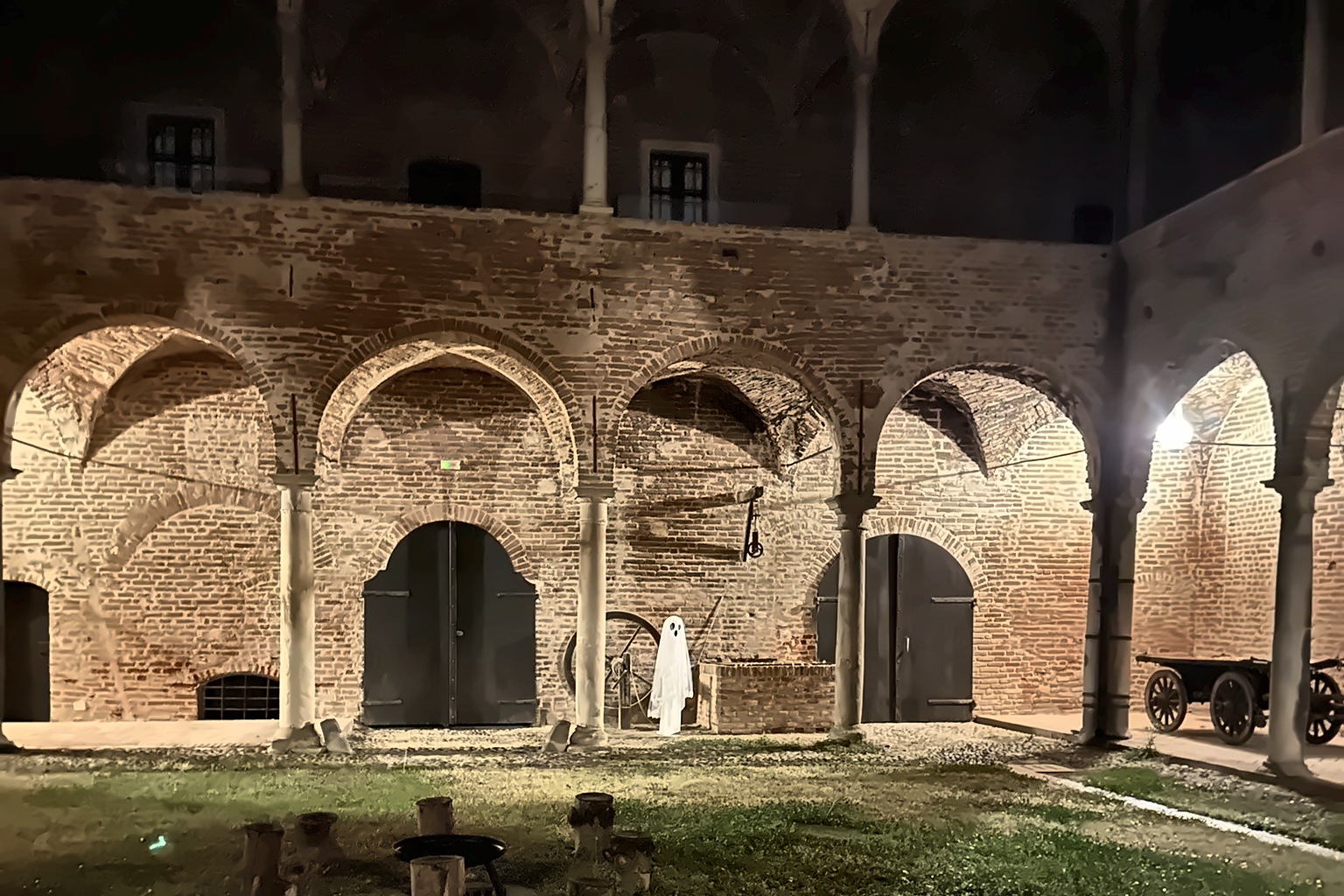 Halloween al Castello Quattro Torri di Arignano: il 31 ottobre la "Notte dei Fantasmi", visita guidata notturna per famiglie