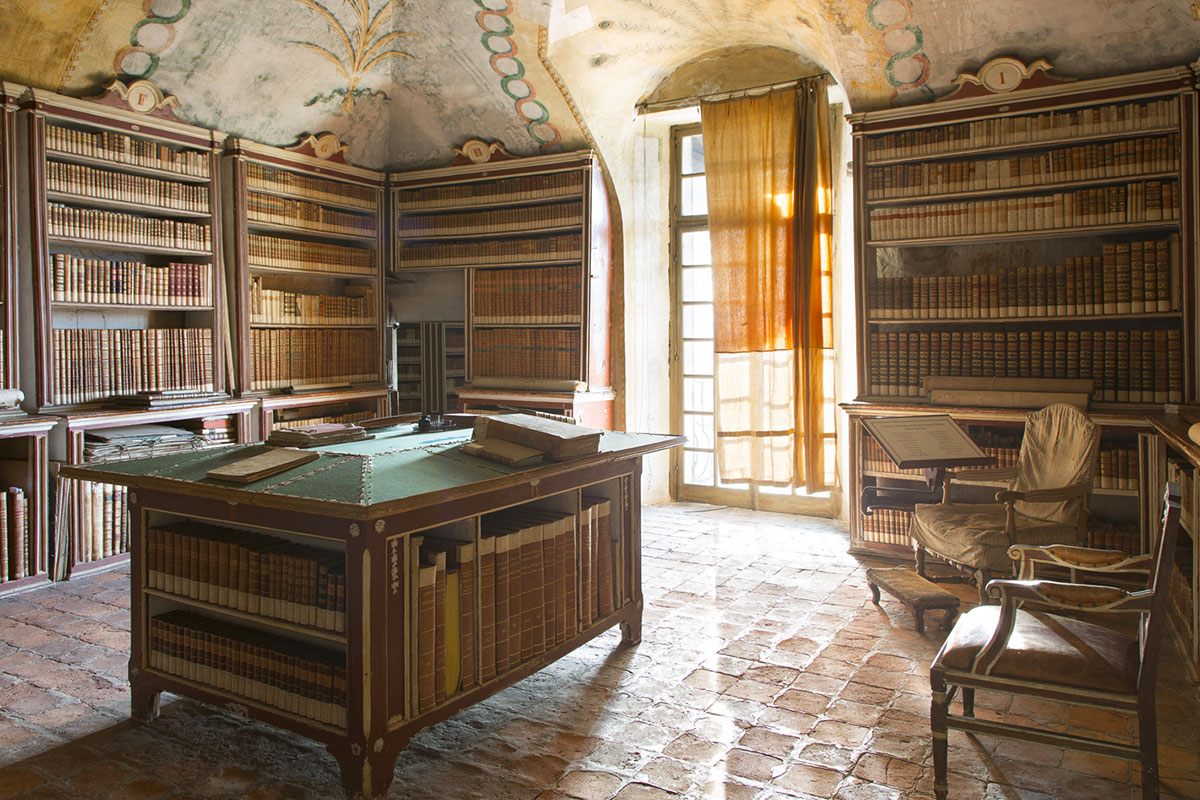 Alla scoperta della Biblioteca del castello di Masino