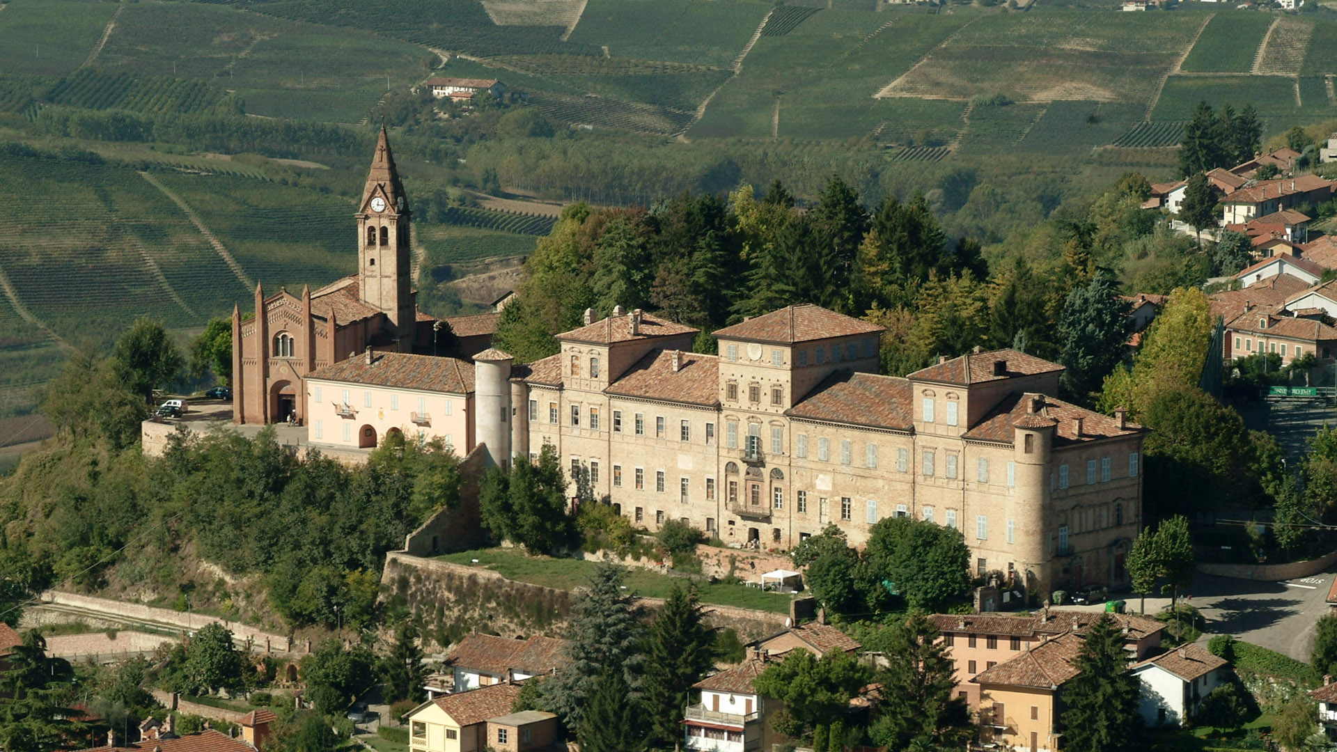 F@Mu nei castelli di Langhe e Roero con il tema &ldquo;Nulla accade prima di un sogno&rdquo;