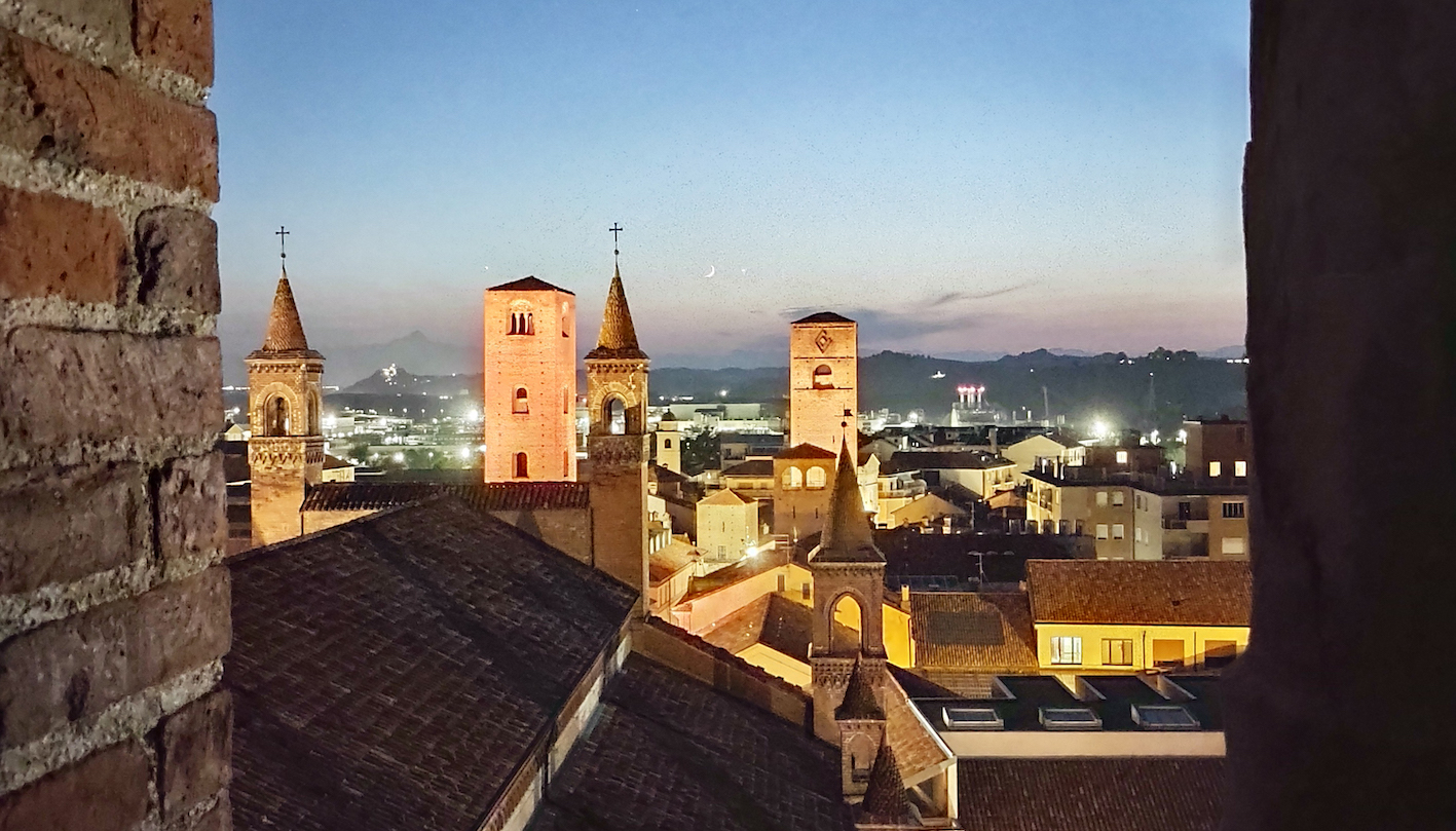 MUdiSERA &ndash; 45 metri sopra Alba