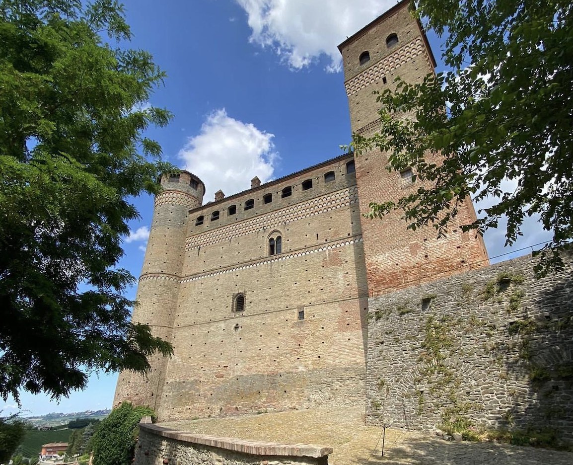 Sabato 18 marzo riapre il castello di Serralunga d'Alba