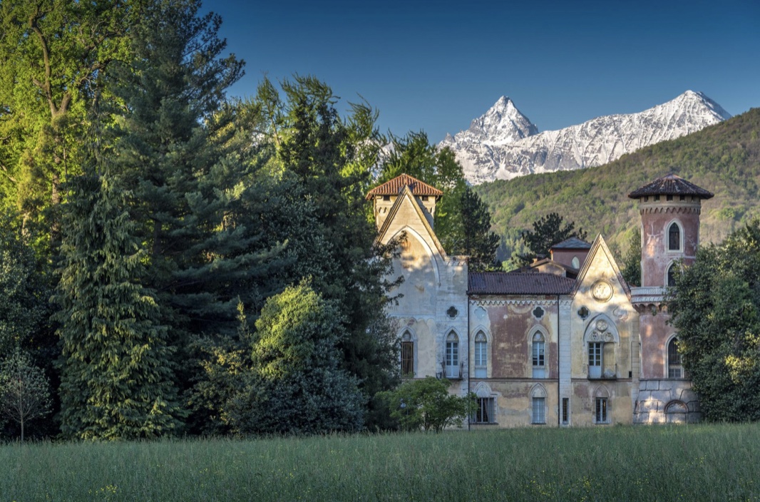 14 passeggiate narrative, progettate e organizzate dai 200 studenti del Progetto Ulisse, intorno alla mostra "Christo e Jeanne-Claude. Projects" 