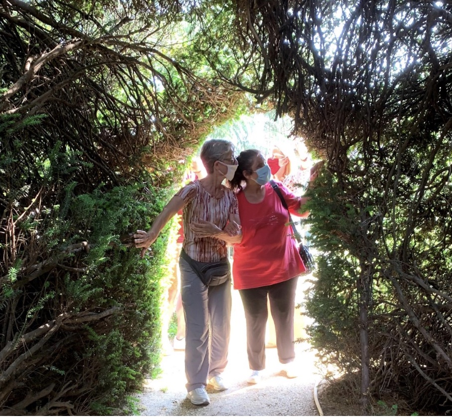 Passeggiate sensoriali nel giardino di casa Lajolo
